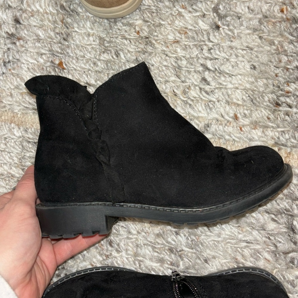 Girls boots